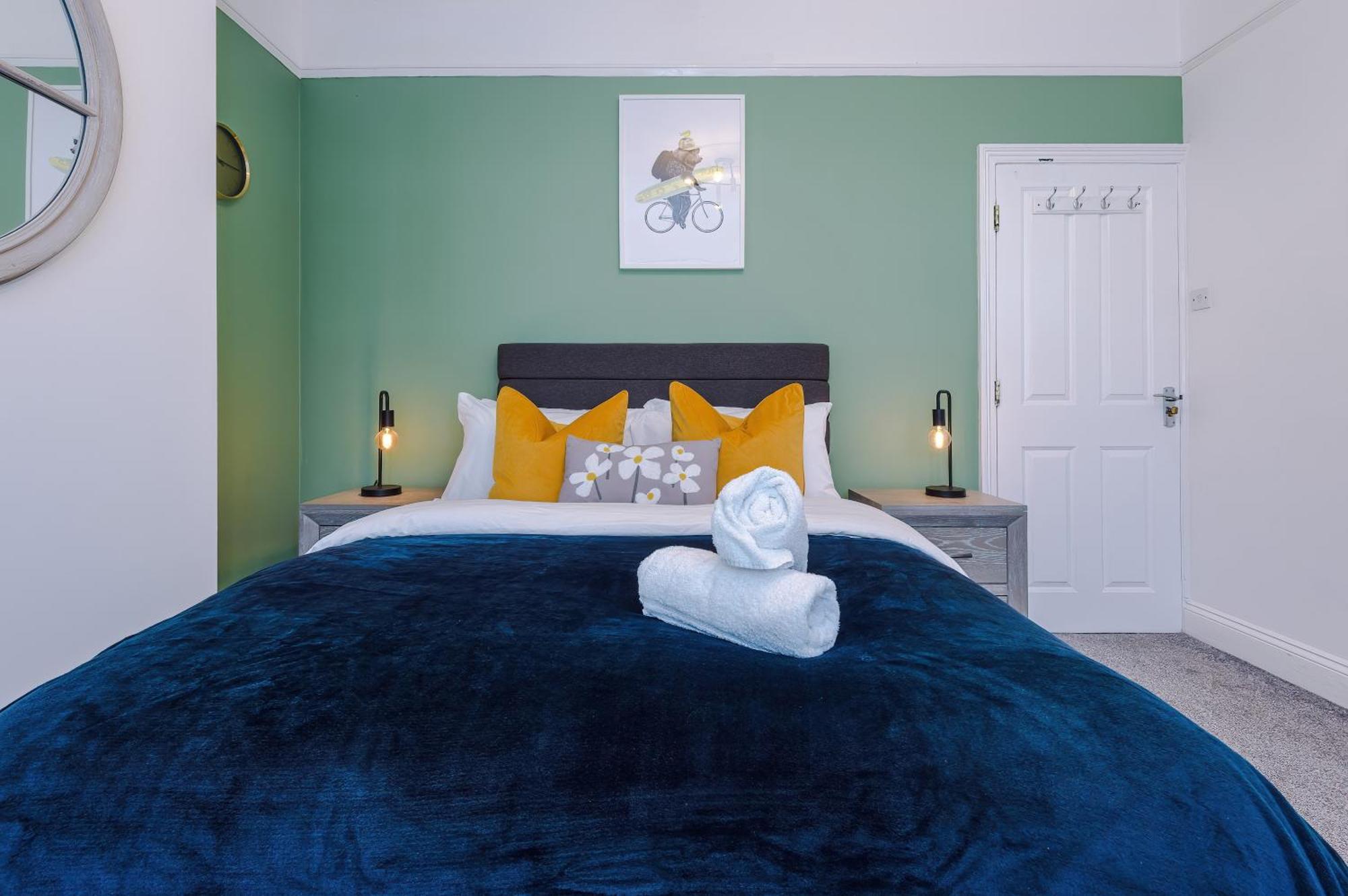 Incredible - Five Bedroom - 7 Actual Beds - 6 Bathroom House By Purestay - Central Bath With Parking Eksteriør bilde