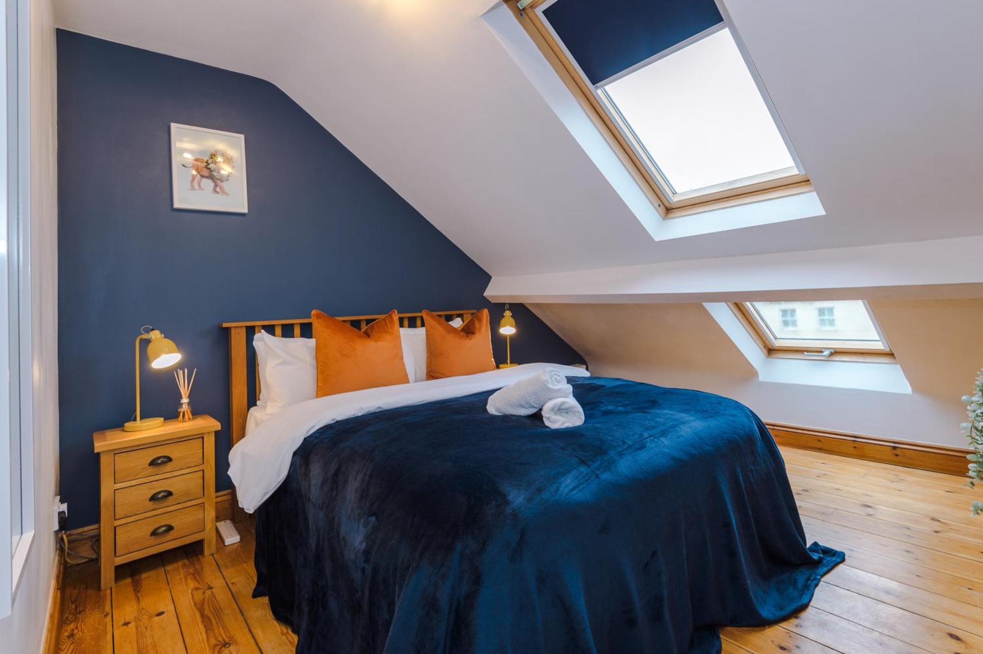 Incredible - Five Bedroom - 7 Actual Beds - 6 Bathroom House By Purestay - Central Bath With Parking Eksteriør bilde