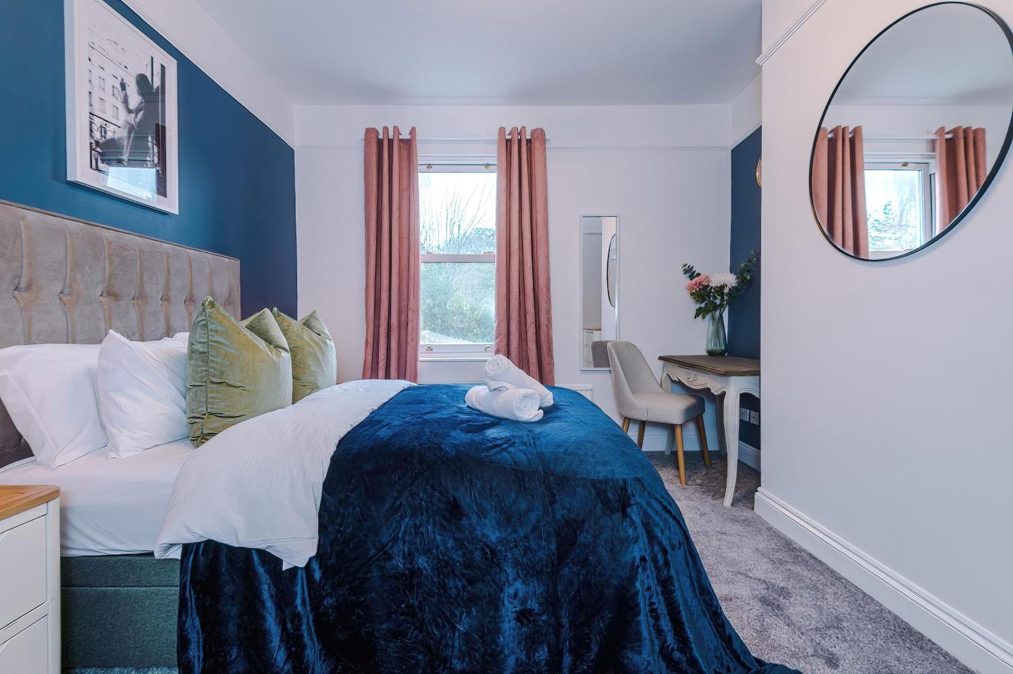 Incredible - Five Bedroom - 7 Actual Beds - 6 Bathroom House By Purestay - Central Bath With Parking Eksteriør bilde