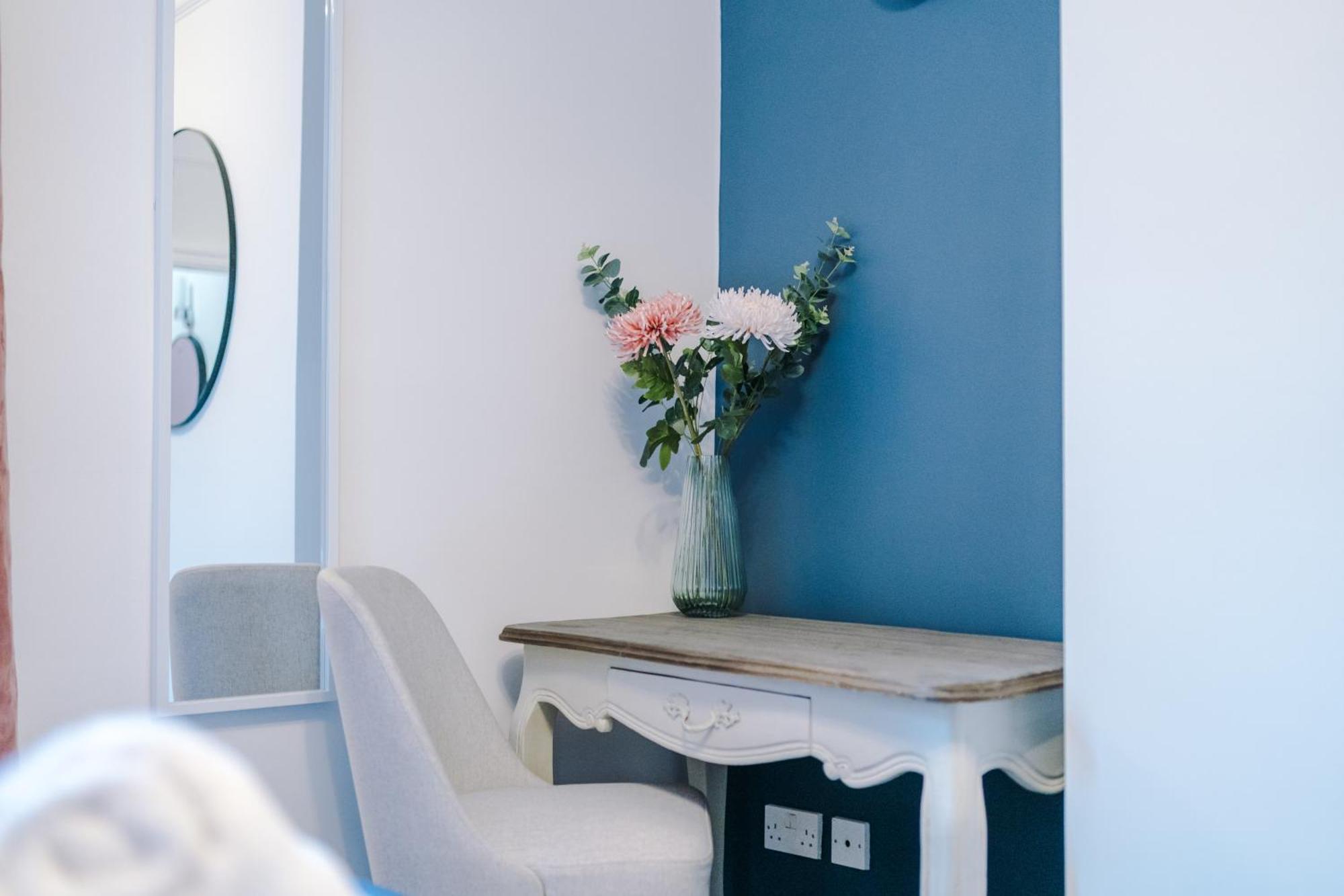 Incredible - Five Bedroom - 7 Actual Beds - 6 Bathroom House By Purestay - Central Bath With Parking Eksteriør bilde