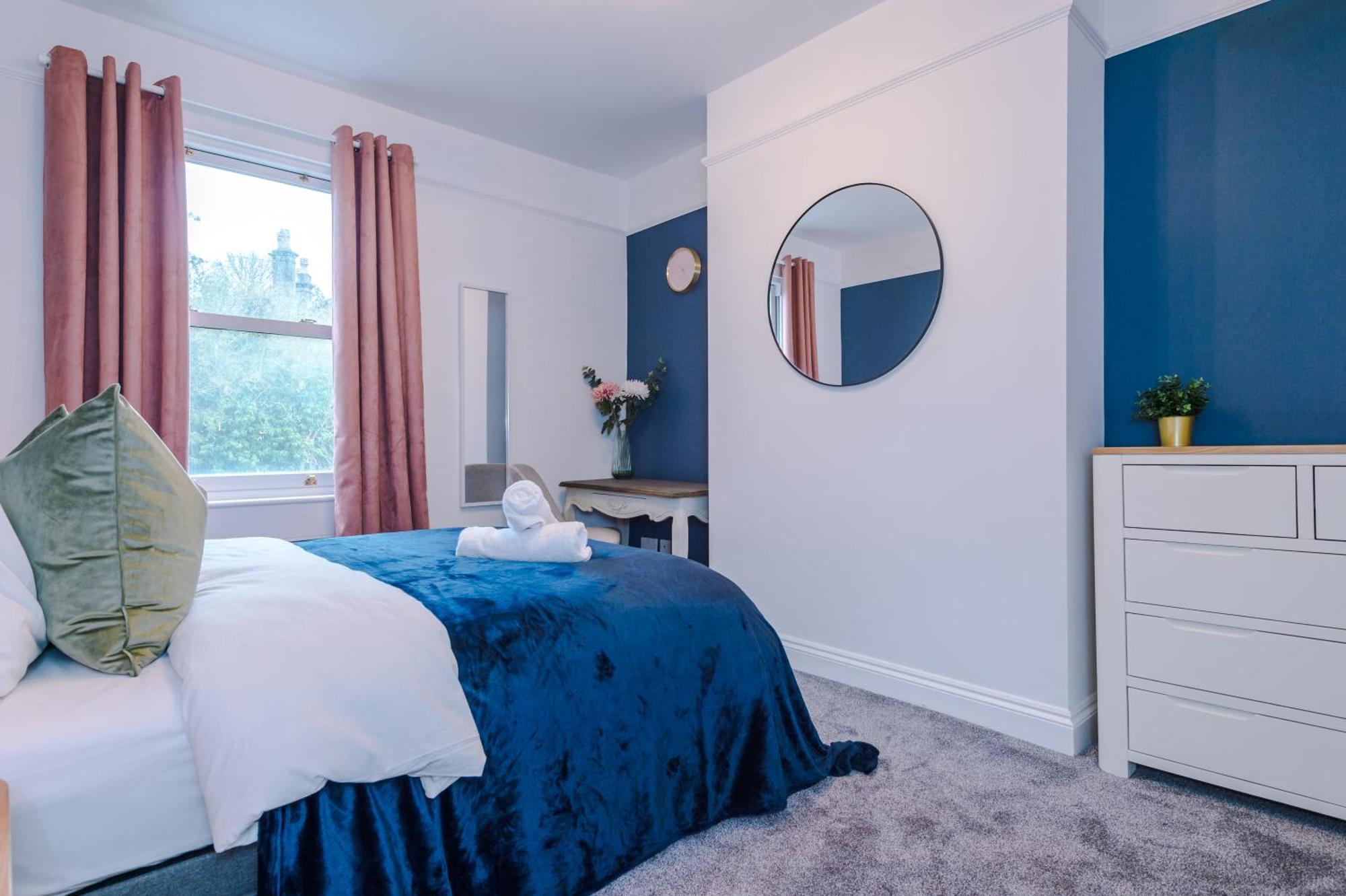 Incredible - Five Bedroom - 7 Actual Beds - 6 Bathroom House By Purestay - Central Bath With Parking Eksteriør bilde