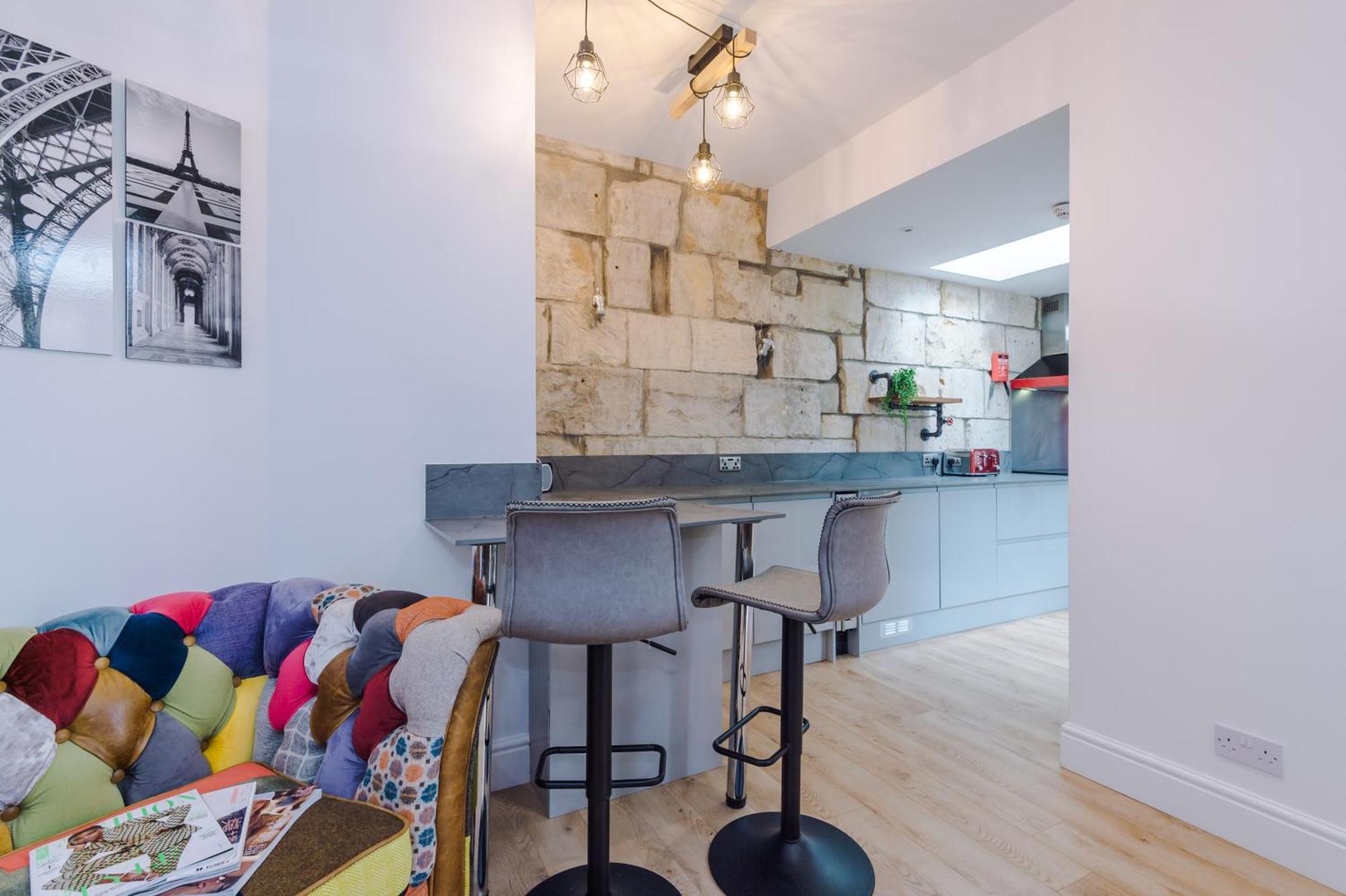 Incredible - Five Bedroom - 7 Actual Beds - 6 Bathroom House By Purestay - Central Bath With Parking Eksteriør bilde