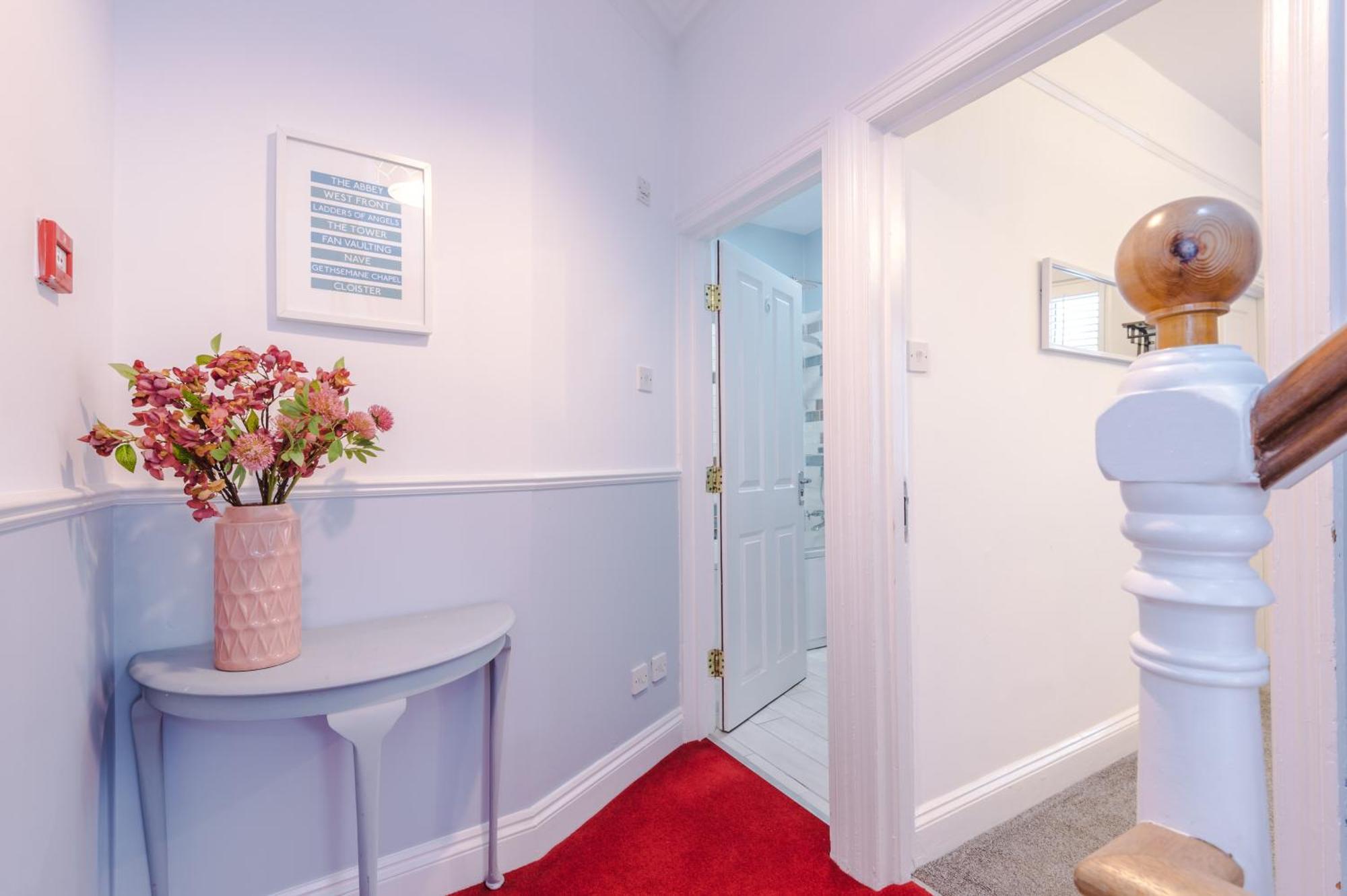 Incredible - Five Bedroom - 7 Actual Beds - 6 Bathroom House By Purestay - Central Bath With Parking Eksteriør bilde